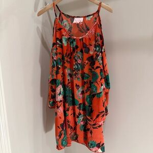 3/$10 🛒🛍️ Romeo & Juliet Couture Floral Cold-Shoulder Top - Size Medium